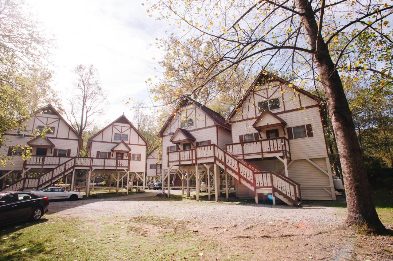 Riverbend Motel & Cabins Хелен Экстерьер фото