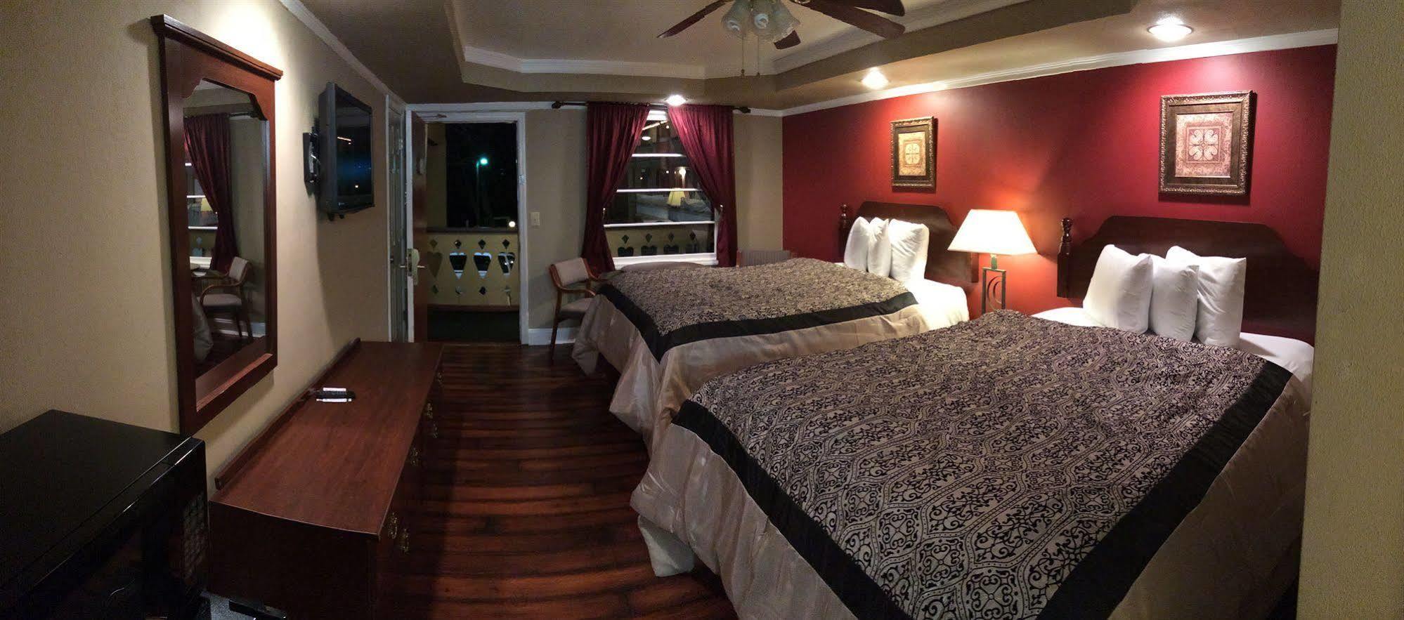 Riverbend Motel & Cabins Хелен Экстерьер фото